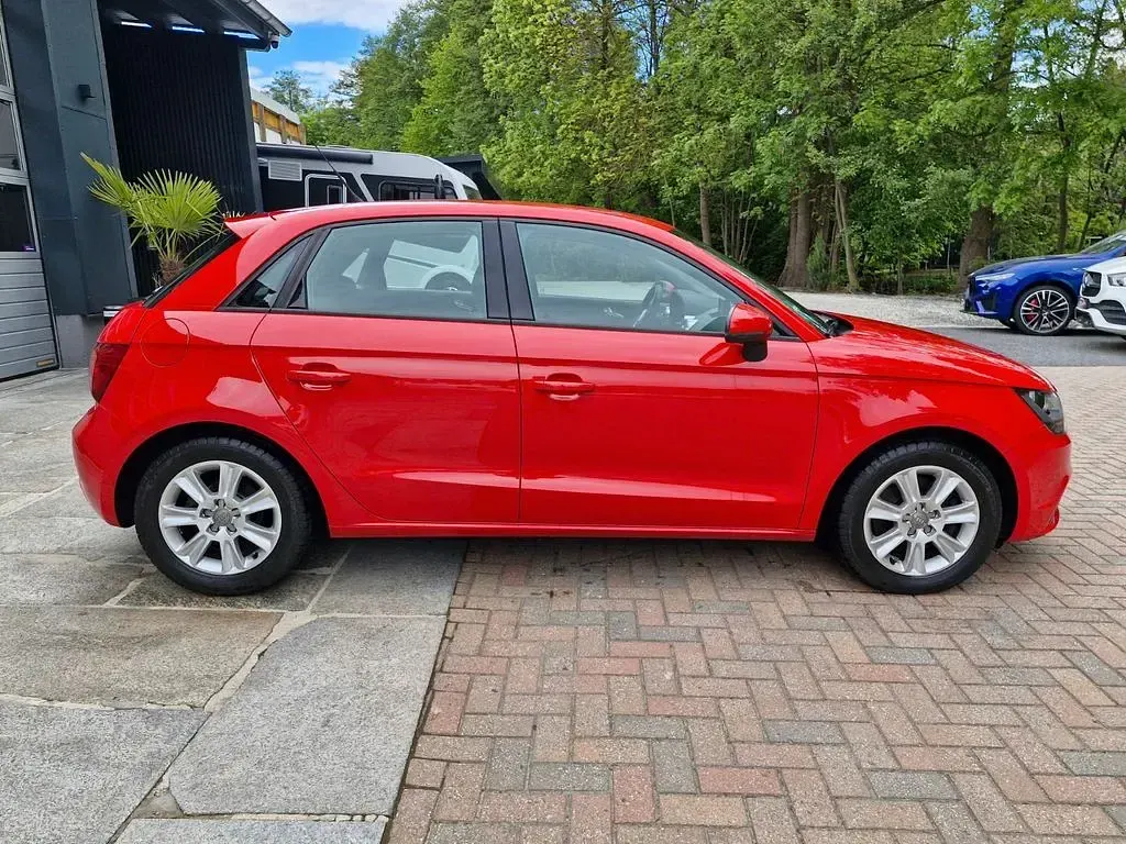Gebraucht Audi A1 Sportback Attraction 122 PS (89 kW) 2012 Rot Kleinwagen