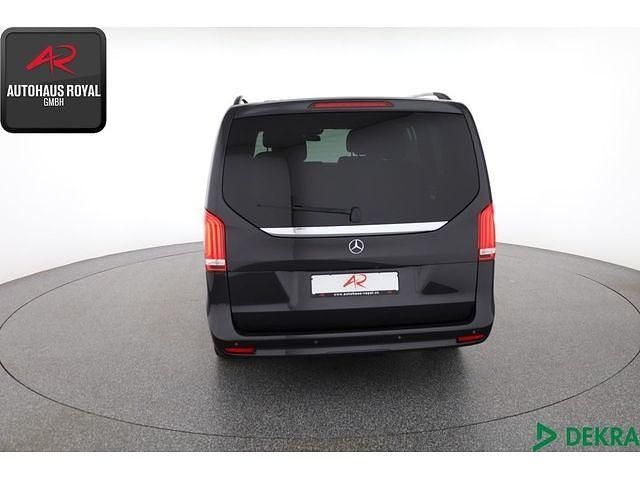 Gebraucht Mercedes V300 237 PS (174 kW) 2023 Grau Van / Kleinbus