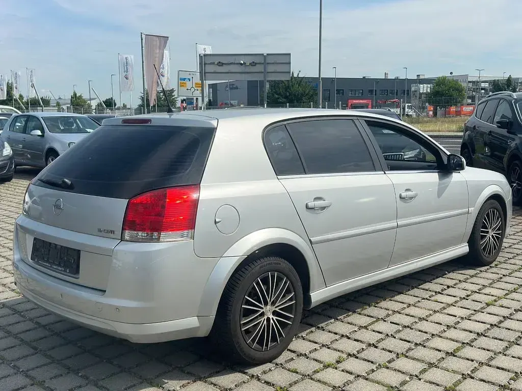 Gebraucht Opel Signum Edition 150 PS (110 kW) 2006 Silber Kleinwagen