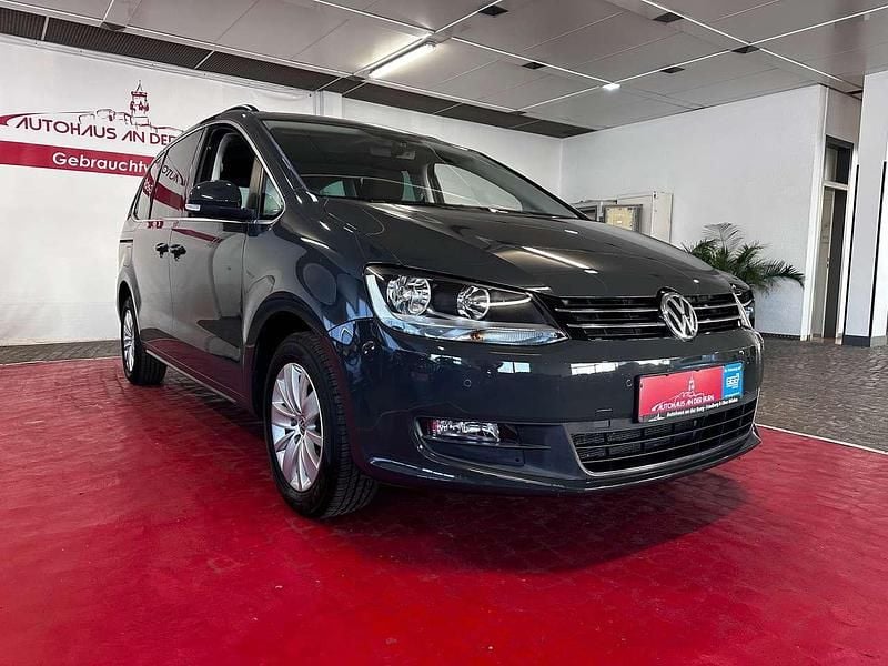Gebraucht VW Sharan Comfortline 150 PS (110 kW) 2018 Grau Van / Kleinbus