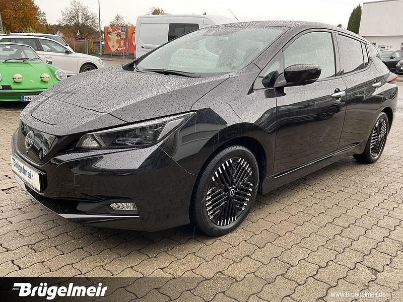 Gebraucht Nissan Leaf N-Connecta 110 kW (150 PS) 2023 Schwarz Kleinwagen