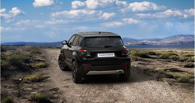 Neu Jeep Avenger 110 PS (80 kW) 2026 Schwarz SUV