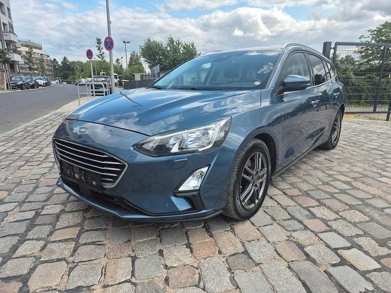 Blau Gebraucht 2021 Ford Focus Titanium Limousine | 11.590 € (Guter Preis) - Bild 1/4
