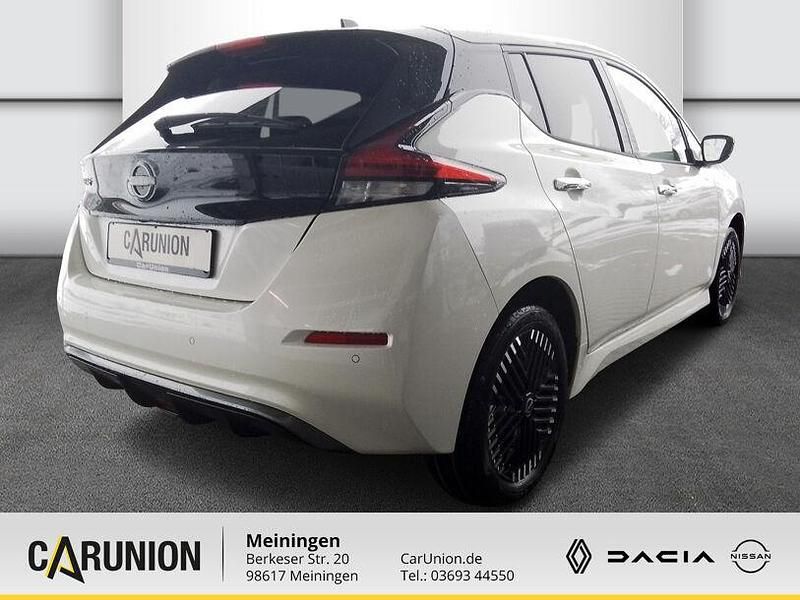 Gebraucht Nissan Leaf Tekna 160 kW (218 PS) 2024 Pearl white/black (schwarz) Kleinwagen
