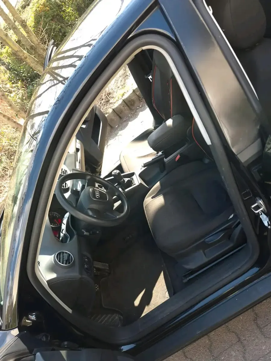 Second-hand Audi A3 140 CP (102 kW) 2008 Negru Hatchback