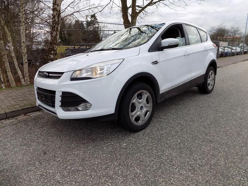 Gebraucht Ford Kuga 150 PS (110 kW) 2015 Weiß SUV