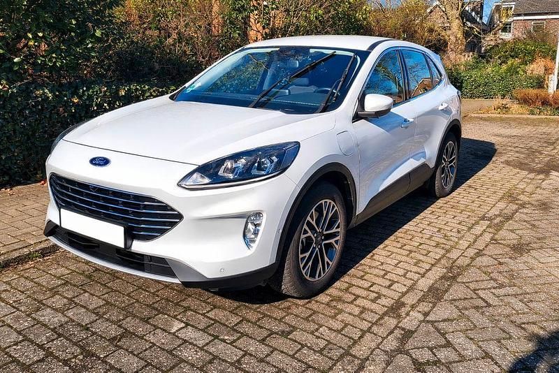 Gebraucht Ford Kuga Titanium 224 PS (164 kW) 2020 Weiß SUV