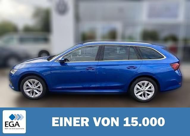 Blau metallic Gebraucht 2023 Skoda Octavia Style Kombi | 31.850 € (Teuer) - Bild 1/4