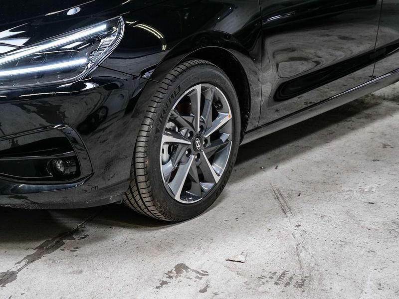 Gebraucht Hyundai i30 Advantage 140 PS (102 kW) 2024 Schwarz Kombi