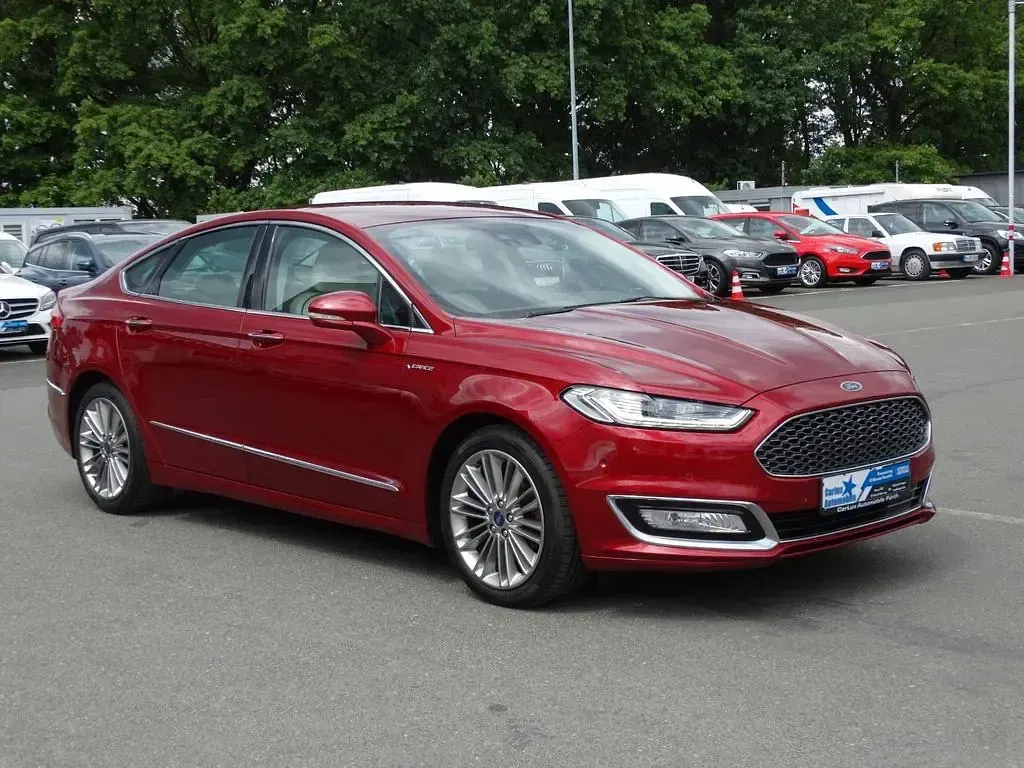 Gebraucht Ford Mondeo Vignale 150 PS (110 kW) 2018 Rot Limousine
