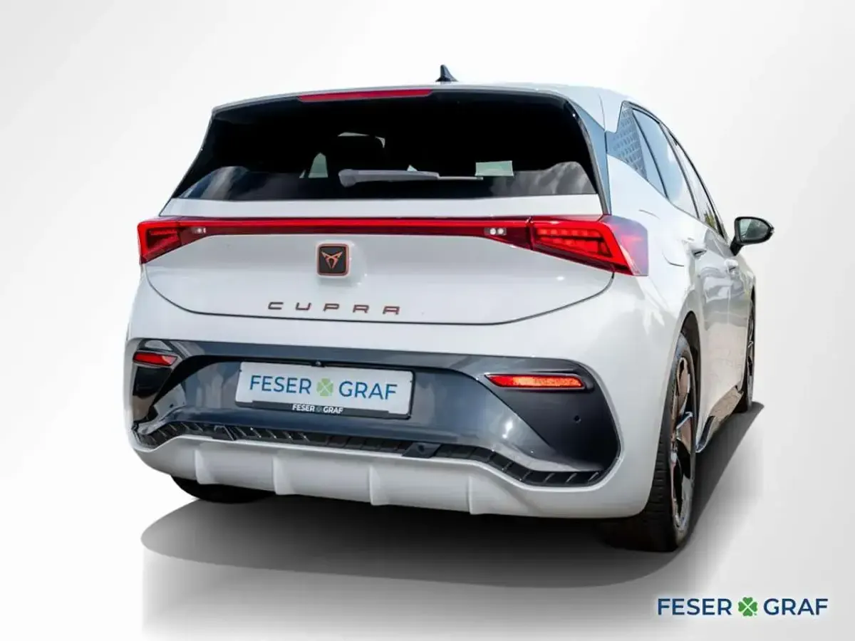 Gebraucht Cupra Born 150 kW (204 PS) 2024 Glacial white metallic Kleinwagen