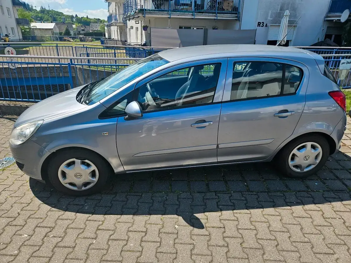 Gebraucht Opel Corsa 85 PS (62 kW) 2007 Silber Kleinwagen