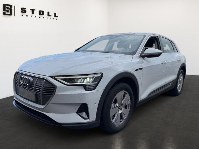 Weiss Gebraucht 2021 Audi e-tron Ambiente SUV | 26.990 € (Guter Preis) - Bild 1/4