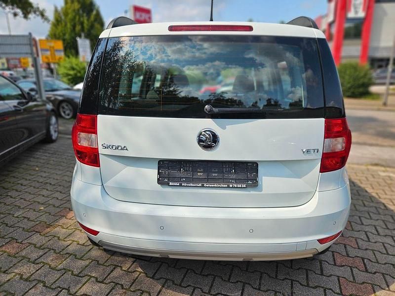 Gebraucht Skoda Yeti Active 105 PS (77 kW) 2015 Weiß SUV