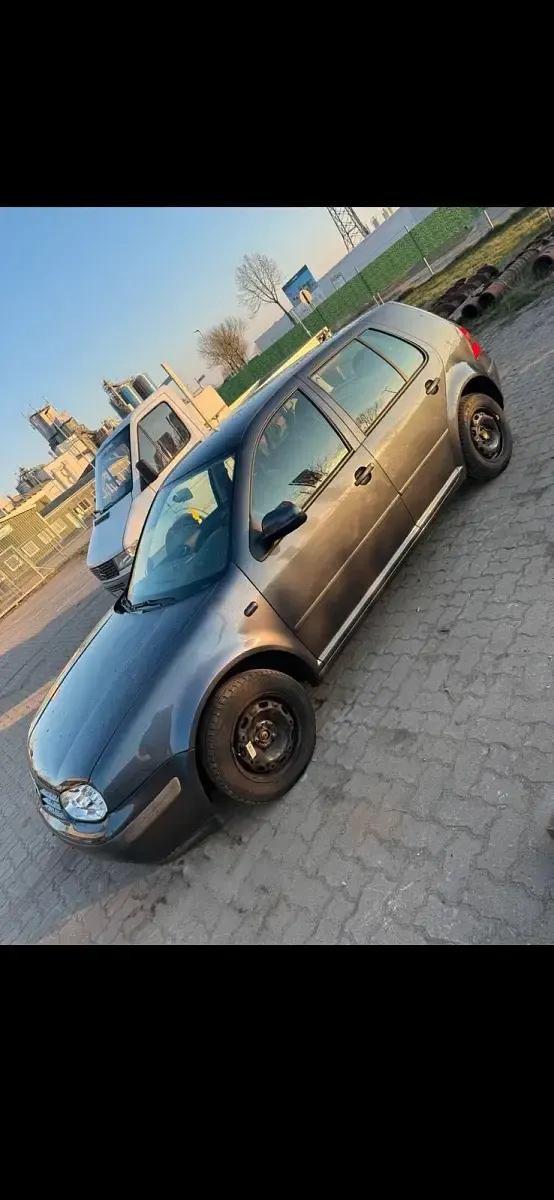 Gebraucht VW Golf IV 105 PS (77 kW) 2000 Grau Kleinwagen