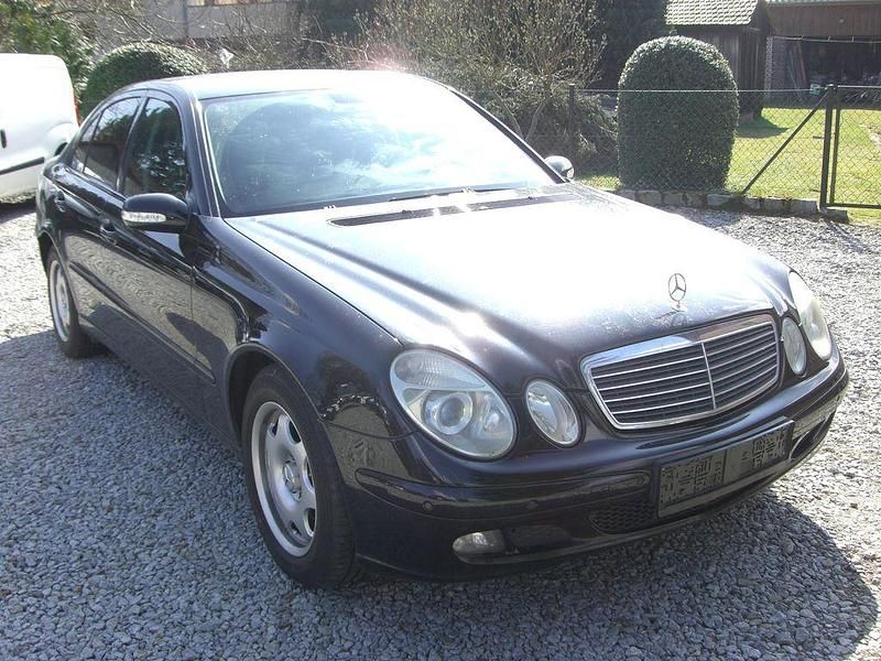 Gebraucht Mercedes E220 150 PS (110 kW) 2006 Schwarz Limousine
