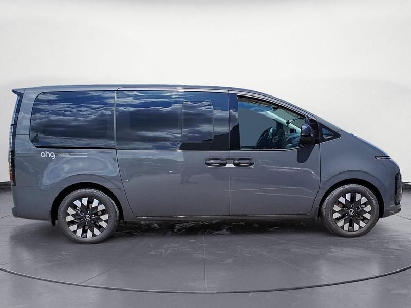 Gebraucht Hyundai Staria Signature 224 PS (164 kW) 2025 Grau Van / Kleinbus