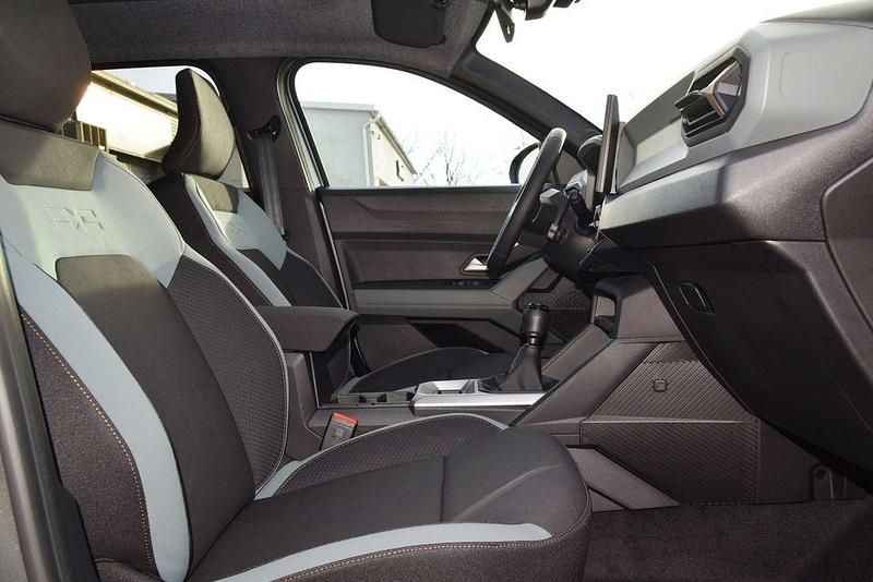 Neu Dacia Bigster Extreme 140 PS (102 kW) 2026 Grau SUV