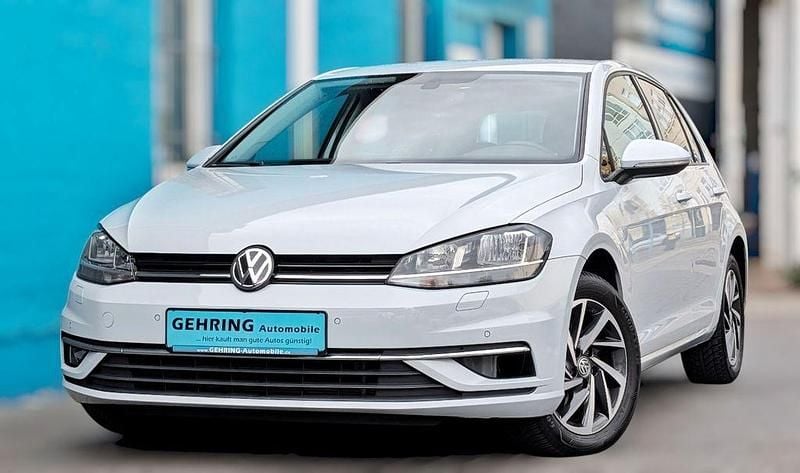 Silber Gebraucht 2017 VW Golf VII Sound Limousine | 13.490 € (Guter Preis) - Bild 1/3
