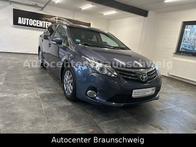 Blau Gebraucht 2015 Toyota Avensis Executive Kombi | 9.990 € (Fairer Preis) - Bild 1/4