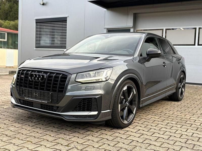 Grau Gebraucht 2020 Audi SQ2 Sport SUV | 31.950 € (Etwas zu teuer) - Bild 1/4