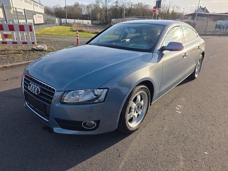 Blau Gebraucht 2009 Audi A5 Sportback Kleinwagen | 8.950 € (Guter Preis) - Bild 1/4
