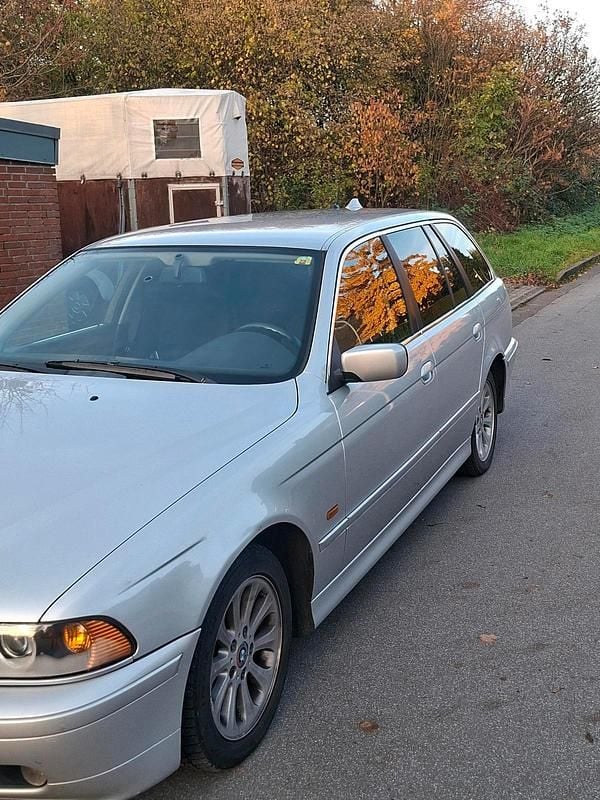 Gebraucht BMW 525 163 PS (119 kW) 2003 Silber Kombi