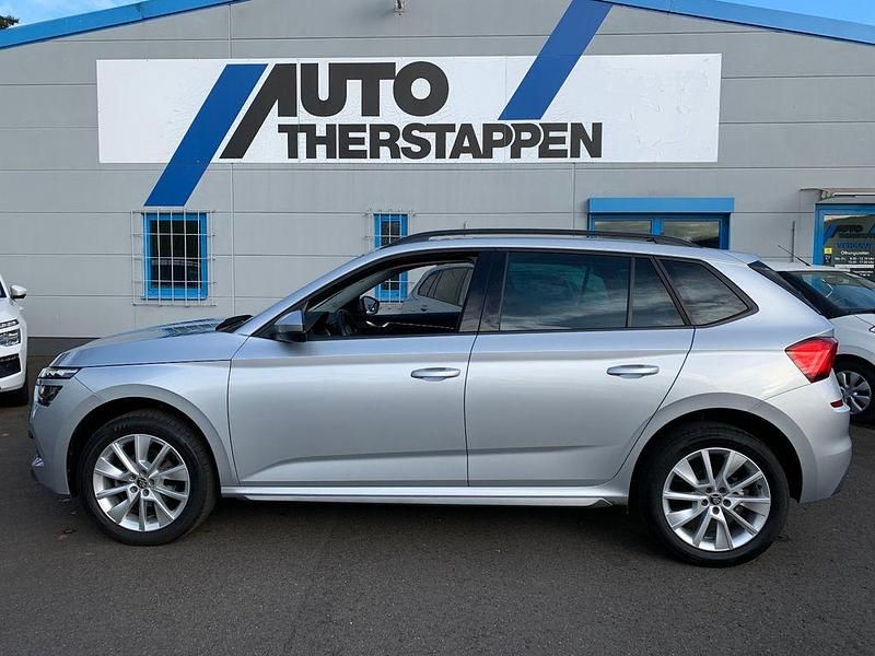 Silber Gebraucht 2022 Skoda Kamiq Style SUV | 22.790 € (Fairer Preis) - Bild 1/4