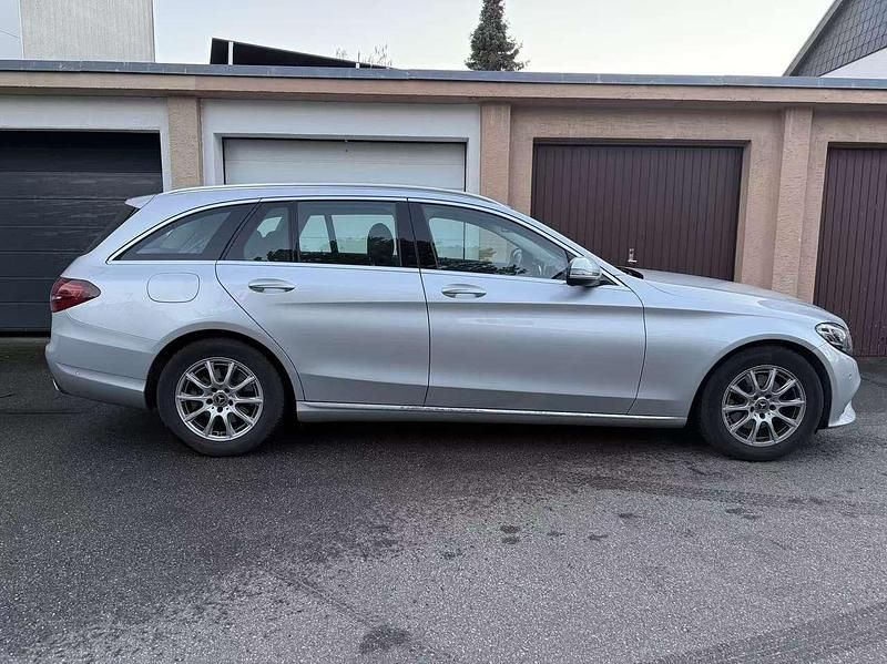 Gebraucht Mercedes C200 Avantgarde 184 PS (135 kW) 2019 Grau Kombi