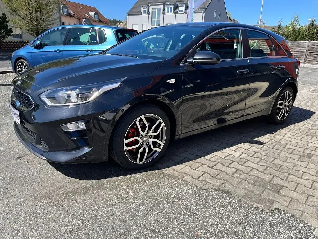 Gebraucht Kia Ceed Vision 140 PS (102 kW) 2019 Schwarz Kleinwagen