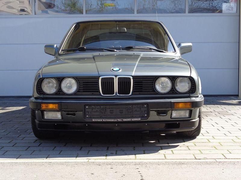 Gebraucht BMW 325 Performance 129 PS (94 kW) 1987 Grau Limousine