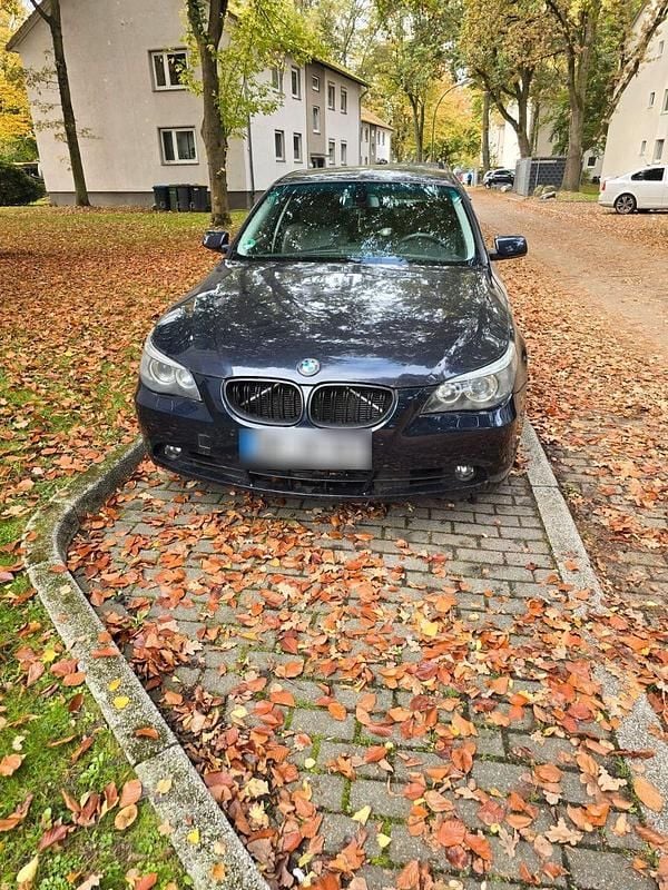 Gebraucht BMW 530 231 PS (169 kW) 2005 Blau Kombi