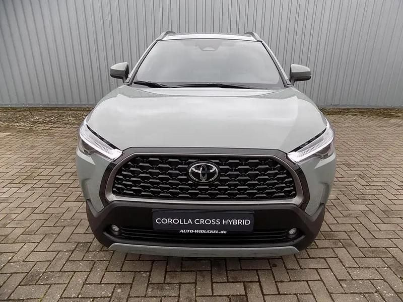 Neu Toyota Corolla Cross Premium 197 PS (144 kW) 2025 Manhattangrau metallic SUV