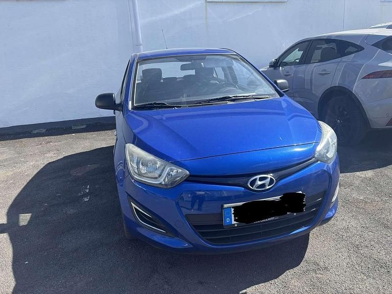 Gebraucht Hyundai i20 75 PS (55 kW) 2013 Blau Kleinwagen