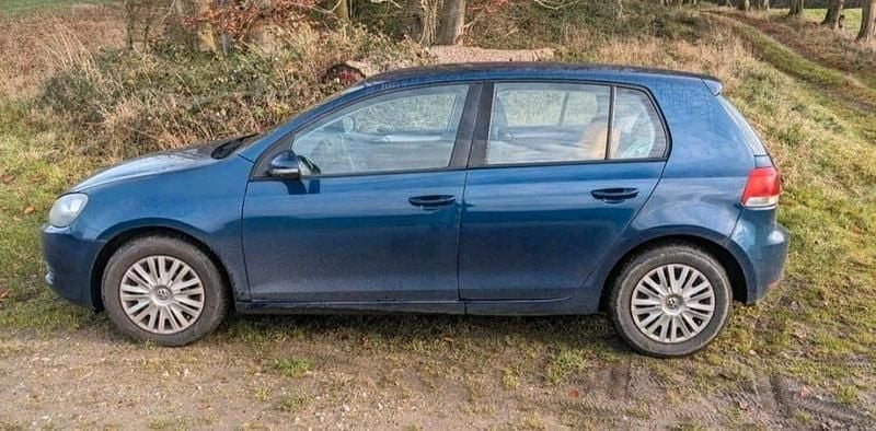 Gebraucht VW Golf VI 80 PS (58 kW) 2010 Blau Kleinwagen