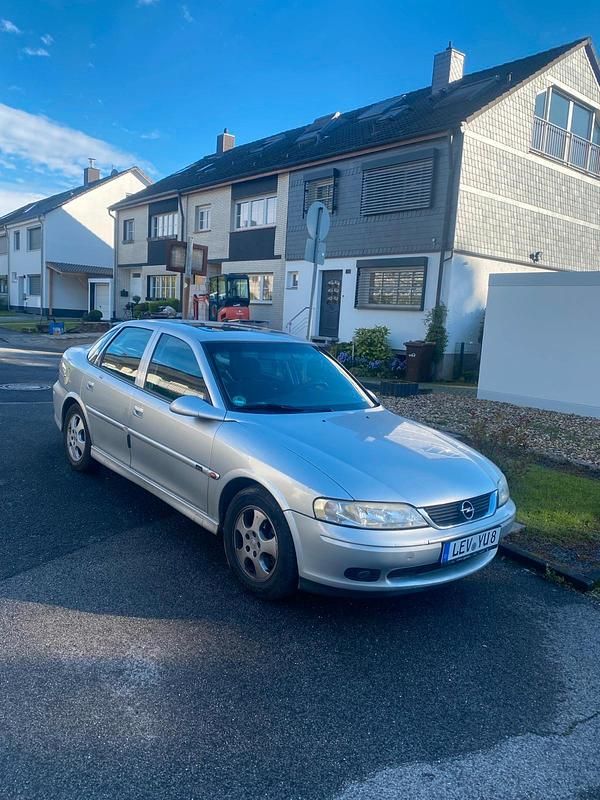 Andere farben Gebraucht 2000 Opel Vectra Limousine | 2.900 € (Fairer Preis) - Bild 1/4