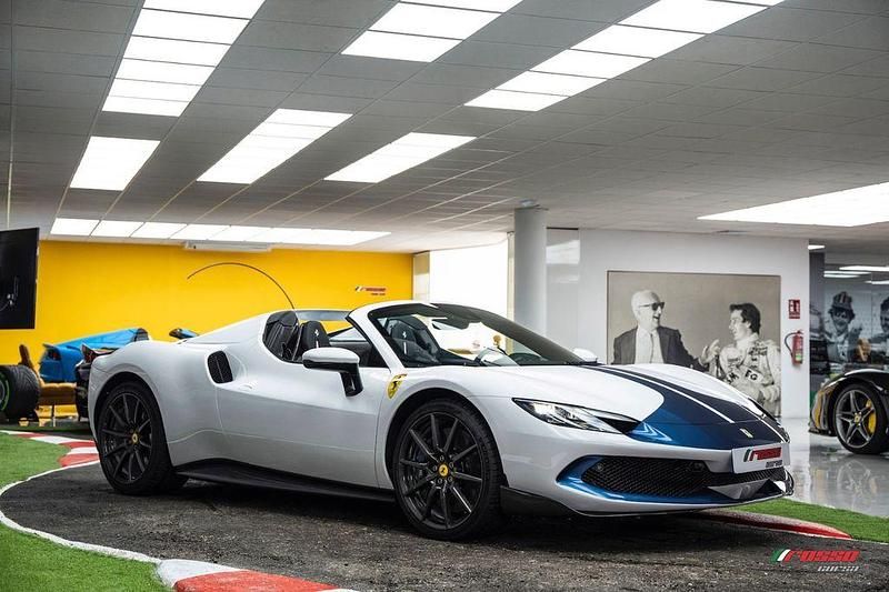 Gebraucht Ferrari 296 829 PS (609 kW) 2024 Weiß Cabrio