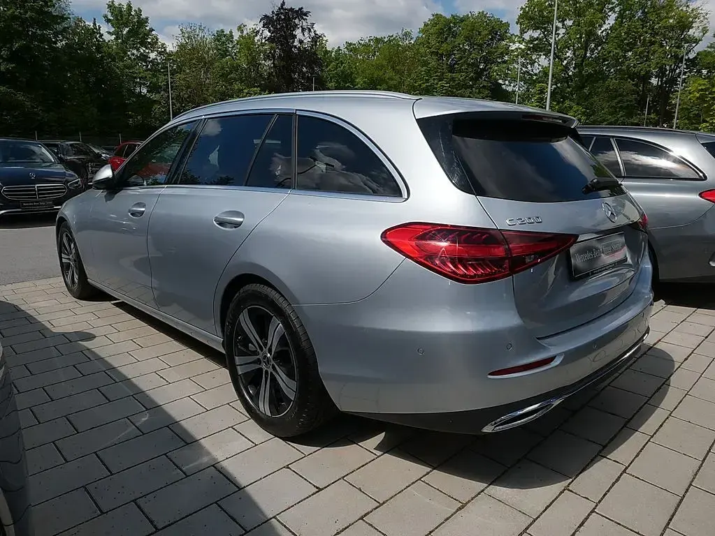 Gebraucht Mercedes C200 Avantgarde 204 PS (150 kW) 2025 Metalliclack hightechsilber Kombi