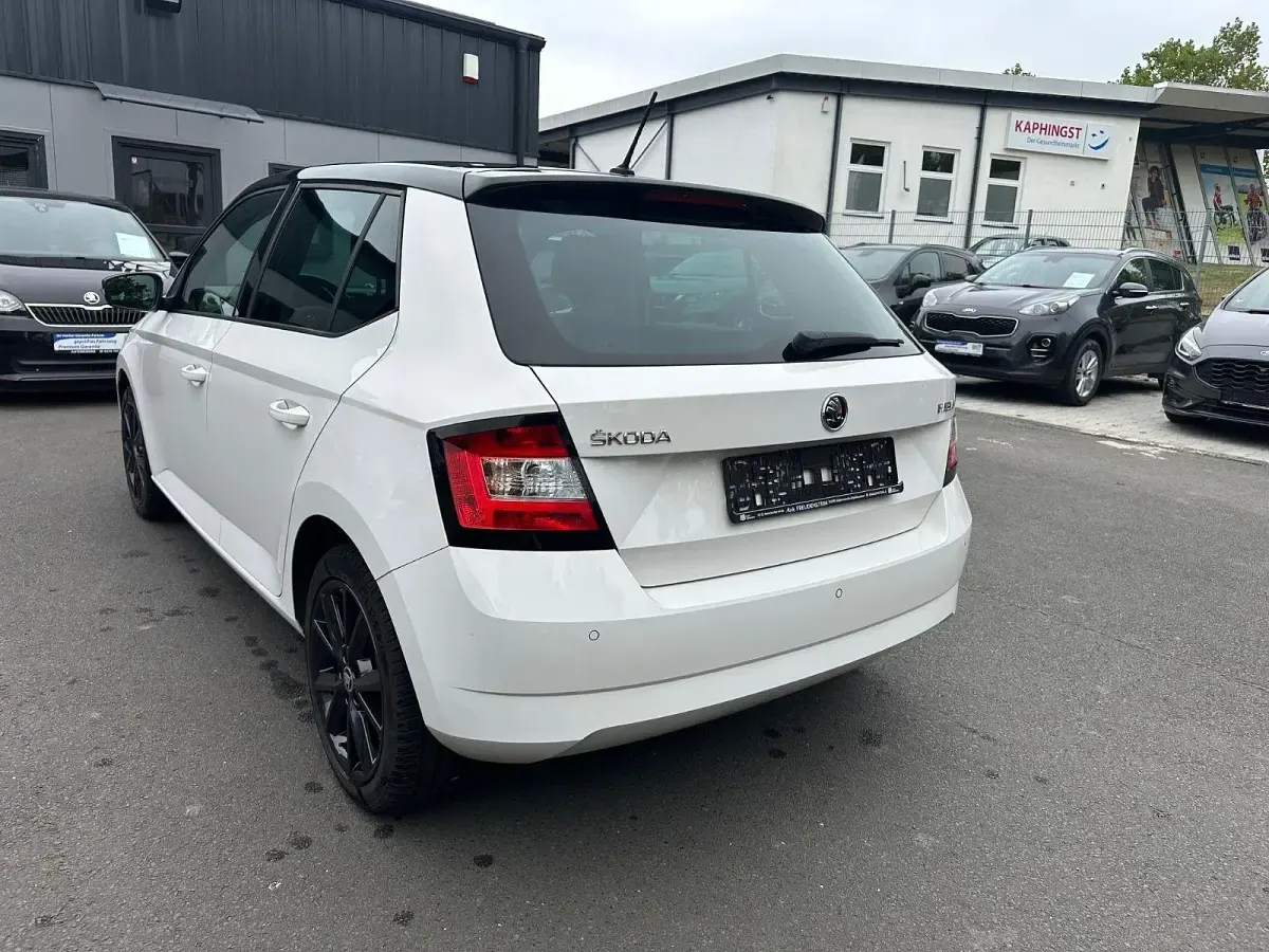 Gebraucht Skoda Fabia Ambition 90 PS (66 kW) 2017 Weiß Limousine