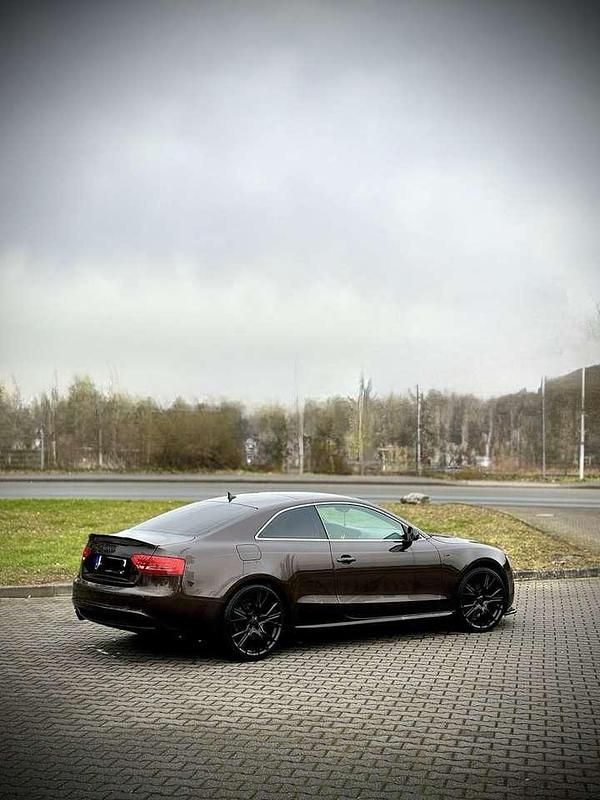 Braun Gebraucht 2011 Audi A5 S-Line Coupé | 14.000 € (Teuer) - Bild 1/4