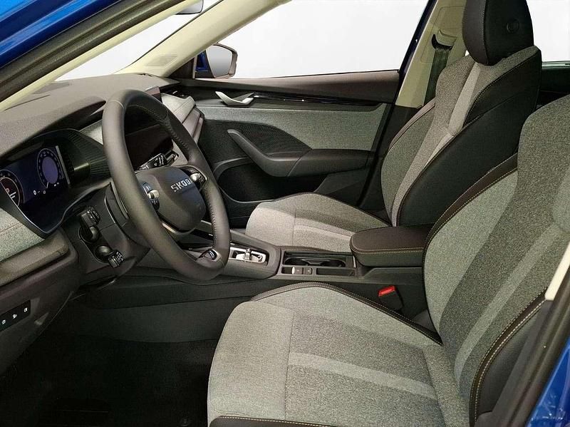 Neu Skoda Octavia 150 PS (110 kW) 2026 Raceblau metallic Kombi