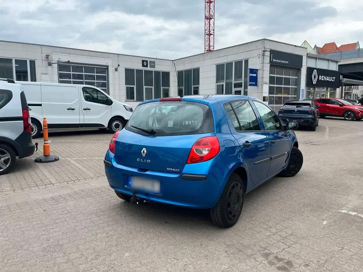 Gebraucht Renault Clio 75 PS (55 kW) 2006 Blau Kleinwagen