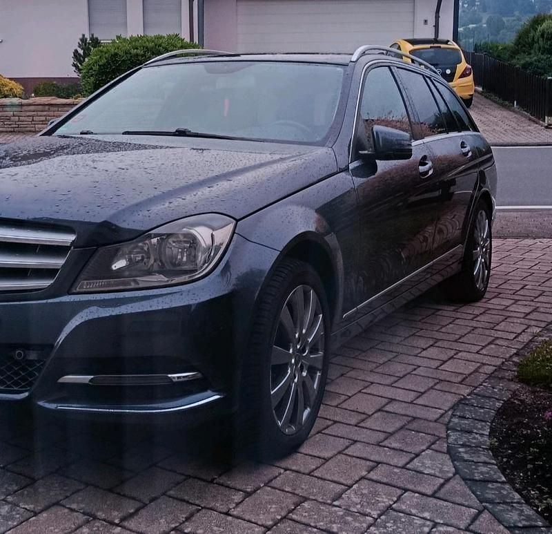 Gebraucht Mercedes 180 Avantgarde 156 PS (114 kW) 2013 Grau Limousine