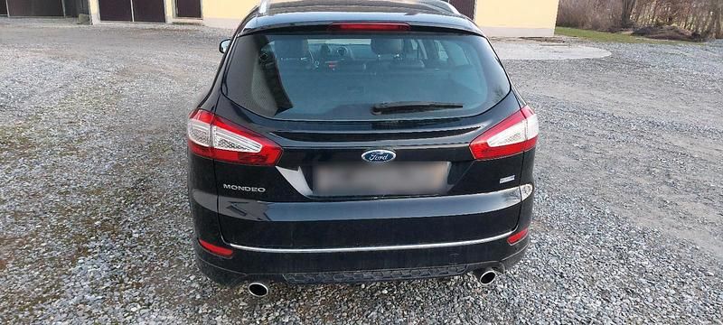 Gebraucht Ford Mondeo 200 PS (147 kW) 2013 Schwarz Kombi
