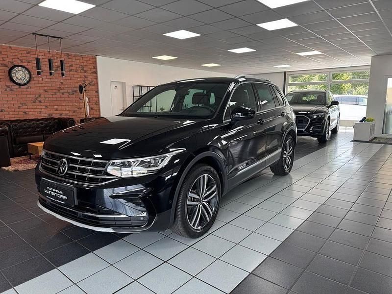 Deep black perleffekt Gebraucht 2020 VW Tiguan Elegance SUV | 32.990 € (Etwas zu teuer) - Bild 1/4