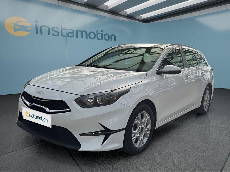 Gebraucht Kia Ceed 120 PS (88 kW) 2023 Weiß Kleinwagen