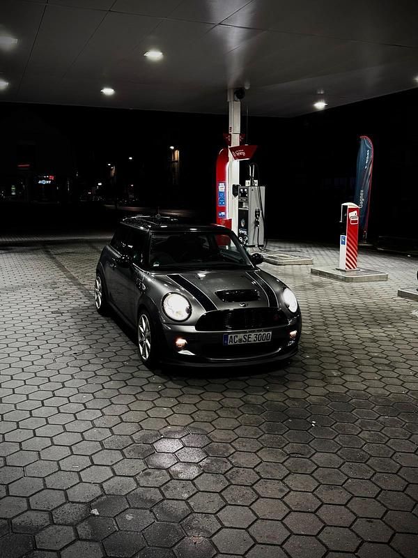 Grau Gebraucht 2009 Mini Cooper S Kleinwagen | 6.000 € (Guter Preis) - Bild 1/4