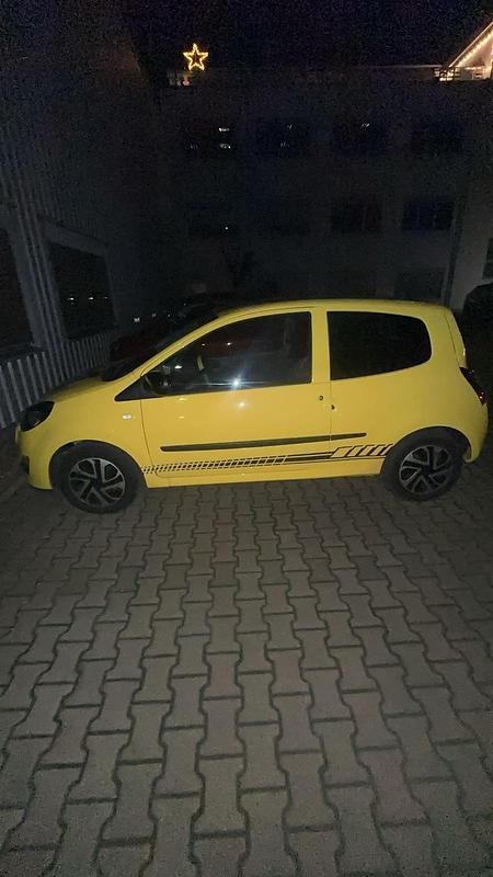 Gebraucht Renault Twingo 75 PS (55 kW) 2013 Gelb Kleinwagen