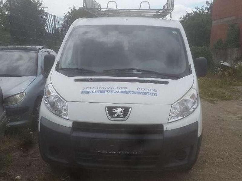 Gebraucht Peugeot Expert 90 PS (66 kW) 2012 Lack weiss banquise/deckende Van