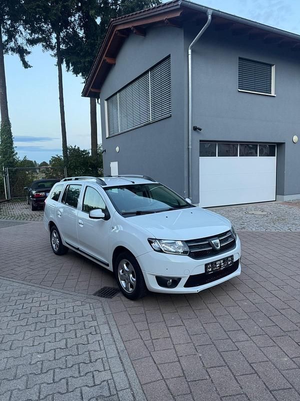 Weiß Gebraucht 2016 Dacia Logan Kombi | 5.999 € - Bild 1/4